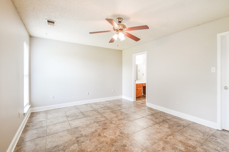 1,695/Mo, 7711 Iris Cove Southaven, MS 38671 Main Bedroom View