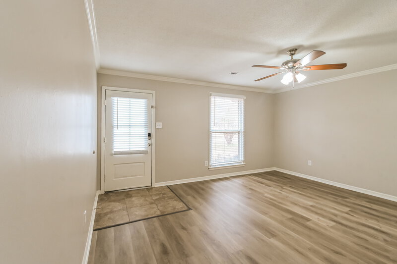 1,395/Mo, 3570 Bryn Mawr Dr Horn Lake, MS 38637 Living Room View 2