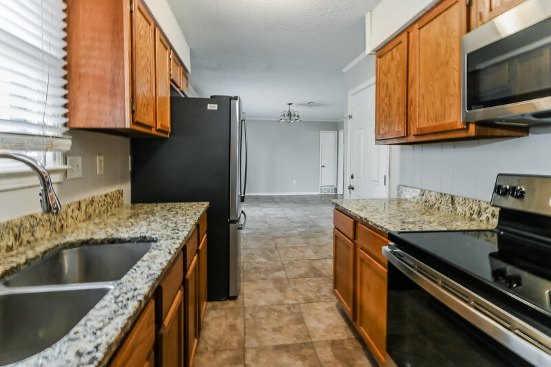 1,395/Mo, 3570 Bryn Mawr Dr Horn Lake, MS 38637 Kitchen View 2