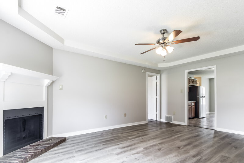 1,700/Mo, 7109 Tudor Ln Horn Lake, MS 38637 Living Room View 2