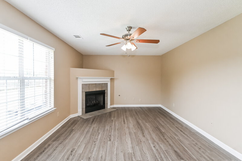 1,765/Mo, 5905 Kayla Dr Southaven, MS 38671 Living Room View