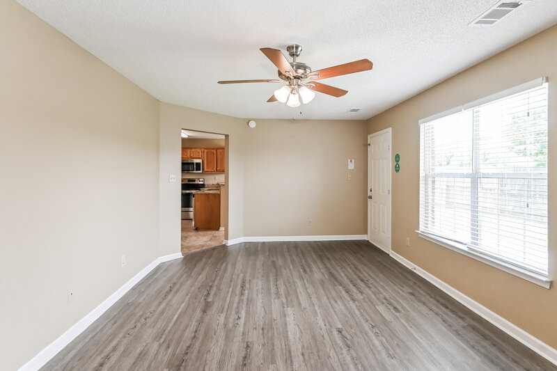 1,765/Mo, 5905 Kayla Dr Southaven, MS 38671 Living Room View 2