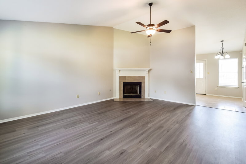 1,605/Mo, 2545 Waverly Dr Horn Lake, MS 38637 Living Room View