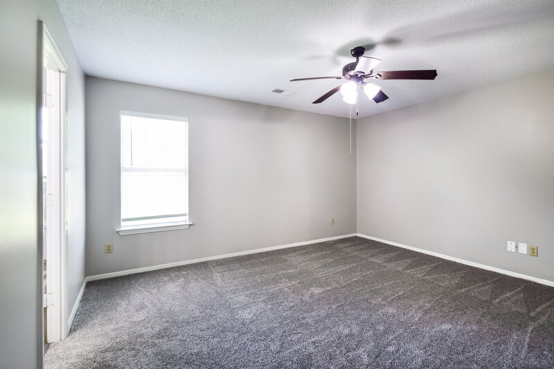 1,605/Mo, 2545 Waverly Dr Horn Lake, MS 38637 Main Bedroom View