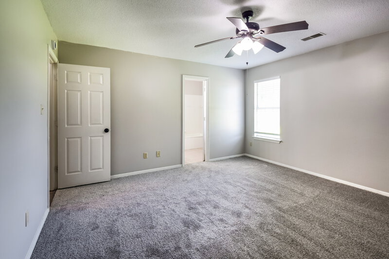 1,605/Mo, 2545 Waverly Dr Horn Lake, MS 38637 Main Bedroom View 2