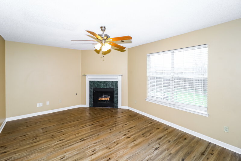 1,450/Mo, 5577 Steffani Dr Southaven, MS 38671 Living Room View