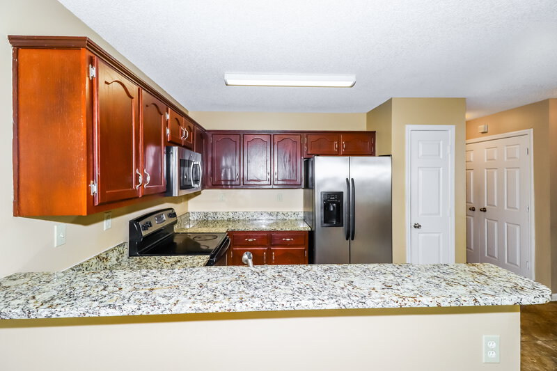 1,450/Mo, 5577 Steffani Dr Southaven, MS 38671 Kitchen View 2