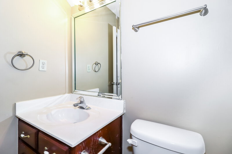 1,450/Mo, 5577 Steffani Dr Southaven, MS 38671 Bathroom View
