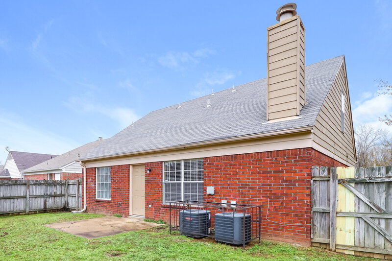 1,450/Mo, 5577 Steffani Dr Southaven, MS 38671 Rear View 2