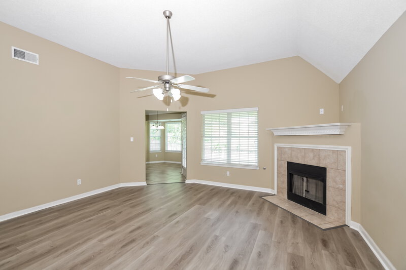 1,710/Mo, 7218 Durango Dr Horn Lake, MS 38637 Living Room View