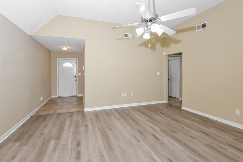 1,710/Mo, 7218 Durango Dr Horn Lake, MS 38637 Living Room View 2