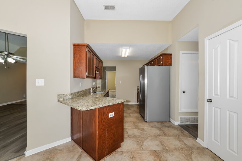 1,710/Mo, 7218 Durango Dr Horn Lake, MS 38637 Kitchen View 2