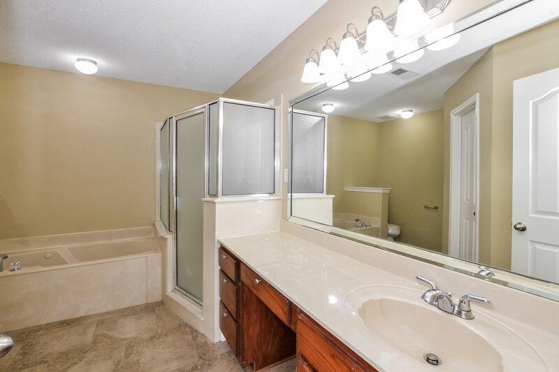 1,710/Mo, 7218 Durango Dr Horn Lake, MS 38637 Main Bathroom View 2