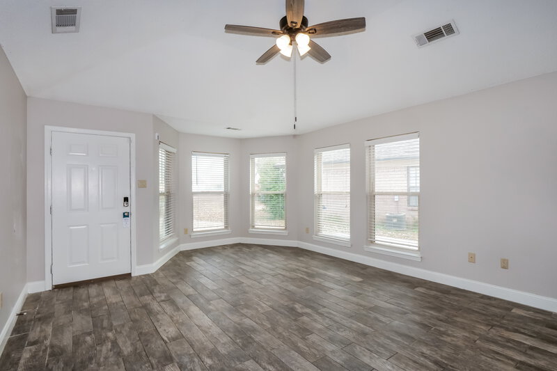 1,615/Mo, 9923 Adina Cove Olive Branch, MS 38654 Living Room View