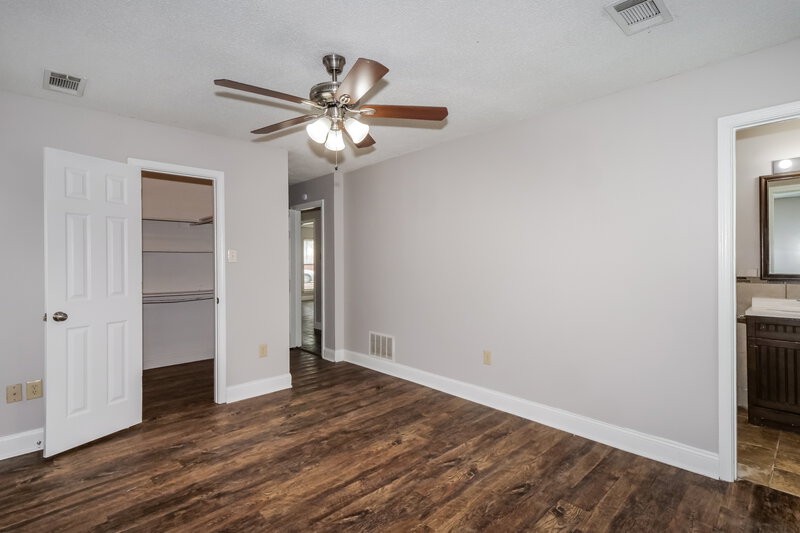 1,615/Mo, 9923 Adina Cove Olive Branch, MS 38654 Main Bedroom View 2