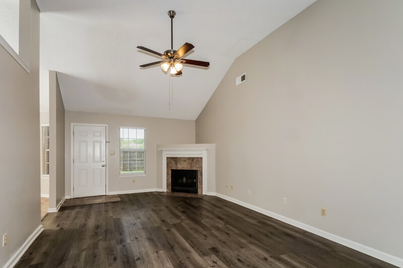 1,545/Mo, 5975 Alexandria Ln Southaven, MS 38671 Living Room View