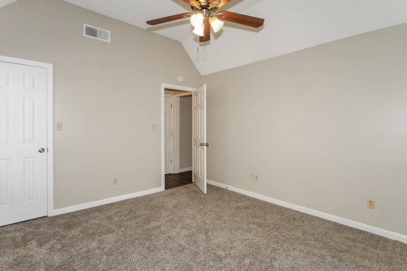 1,545/Mo, 5975 Alexandria Ln Southaven, MS 38671 Main Bedroom View 2