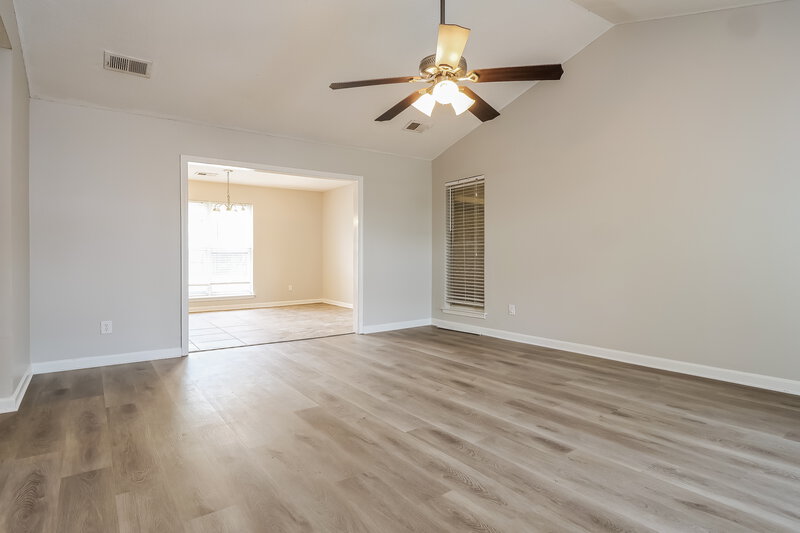 1,545/Mo, 3880 Warrington Dr Horn Lake, MS 38637 Living Room View