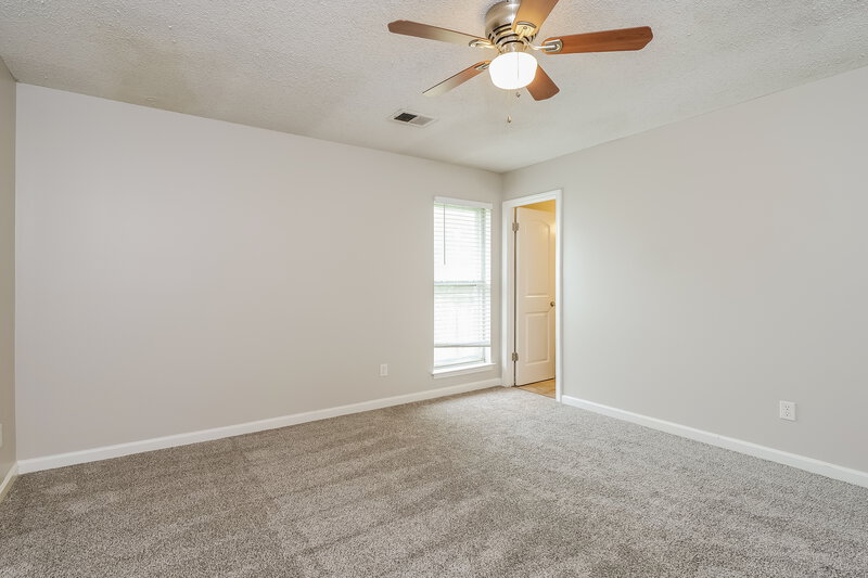 1,545/Mo, 3880 Warrington Dr Horn Lake, MS 38637 Main Bedroom View 2