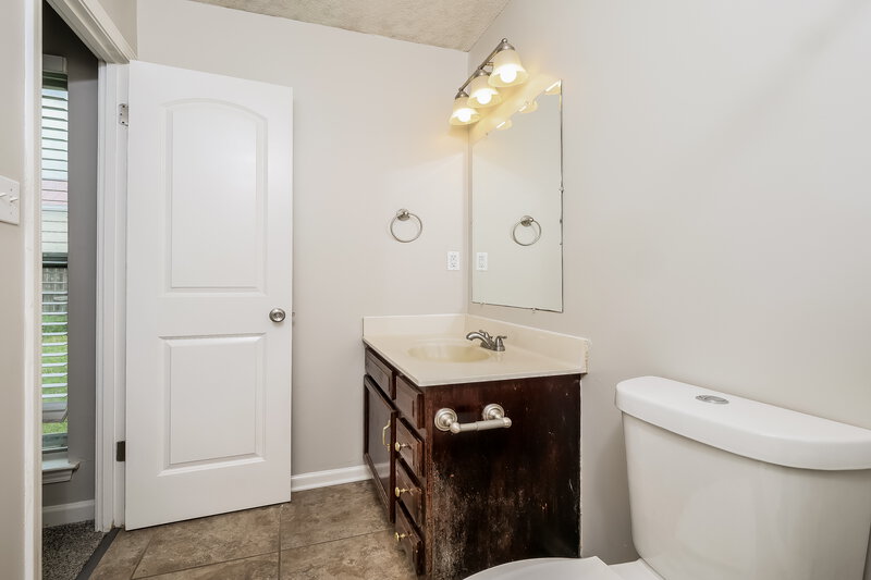 1,545/Mo, 3880 Warrington Dr Horn Lake, MS 38637 Main Bathroom View
