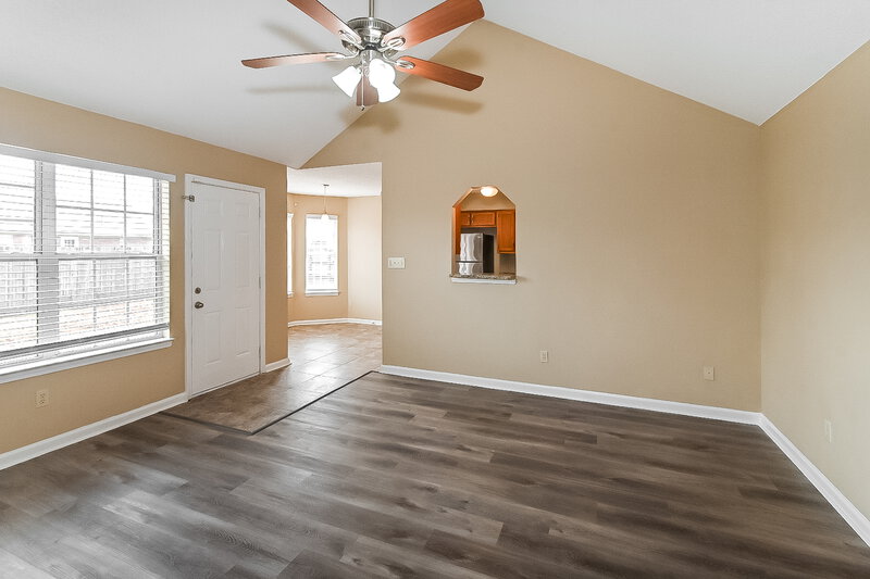 1,665/Mo, 7380 Jennifer Dr Horn Lake, MS 38637 Living Room View 3