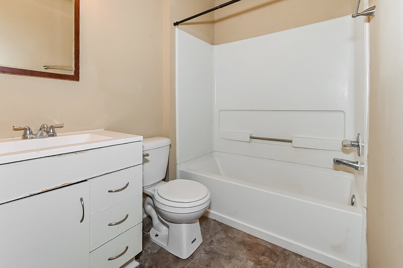 1,665/Mo, 7380 Jennifer Dr Horn Lake, MS 38637 Bathroom View