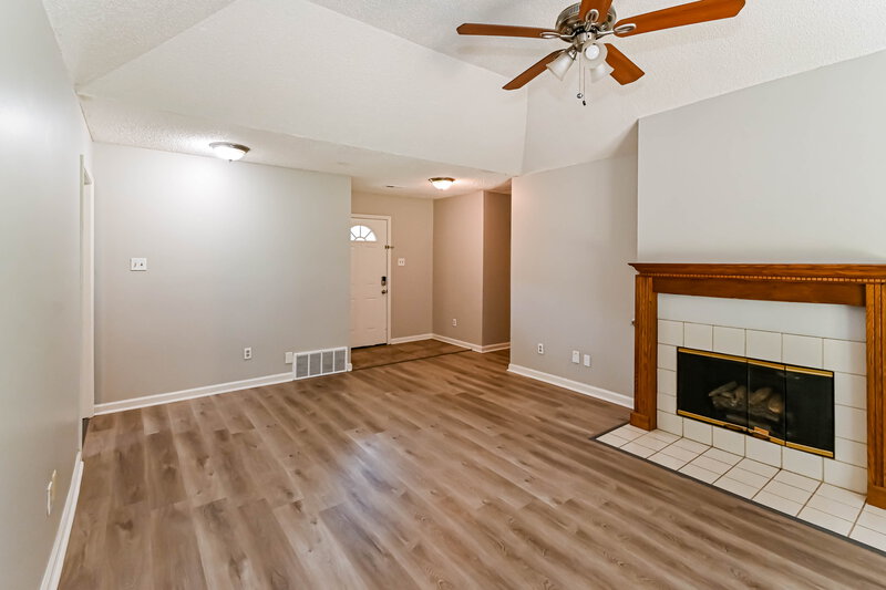 1,615/Mo, 9889 Leigh Ann Dr Olive Branch, MS 38654 Living Room View