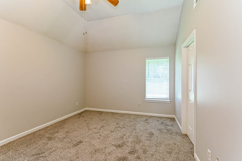 1,615/Mo, 9889 Leigh Ann Dr Olive Branch, MS 38654 Main Bedroom View