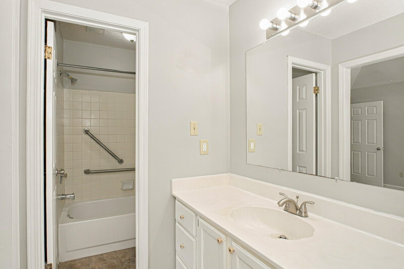 1,885/Mo, 6915 River Birch Rd Walls, MS 38680 Primary Bathroom View