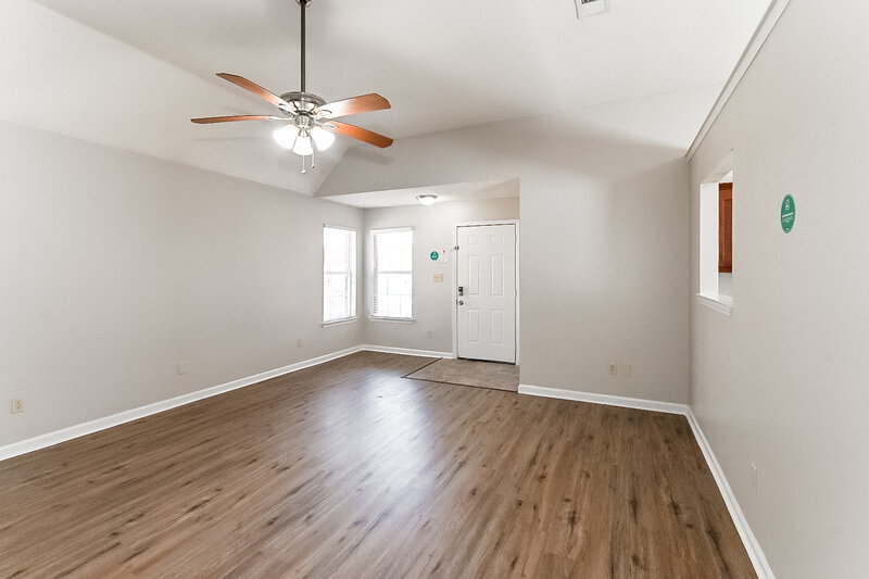 1,830/Mo, 5621 Kayla Dr Southaven, MS 38671 Living Room View