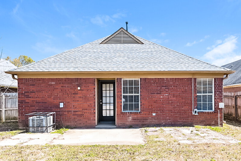 1,830/Mo, 5621 Kayla Dr Southaven, MS 38671 Rear View