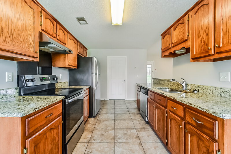 1,730/Mo, 7845 Sarah Ann Dr S Southaven, MS 38671 Kitchen View 2
