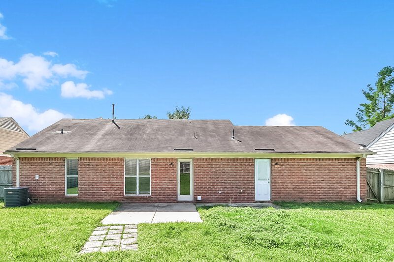 1,730/Mo, 7845 Sarah Ann Dr S Southaven, MS 38671 Rear View