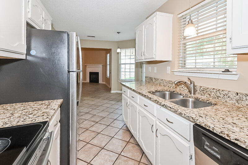 1,475/Mo, 6926 Ginwood Cove Walls, MS 38680 Kitchen View