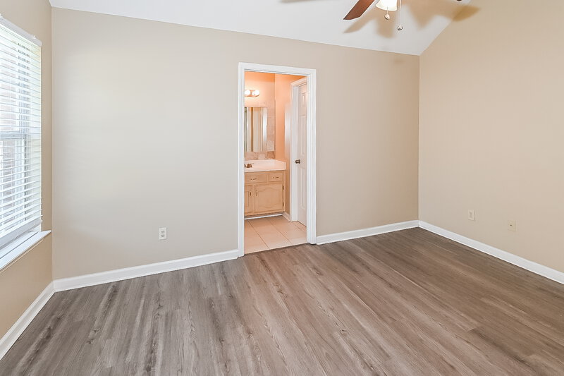 1,475/Mo, 6926 Ginwood Cove Walls, MS 38680 Main Bedroom View 3