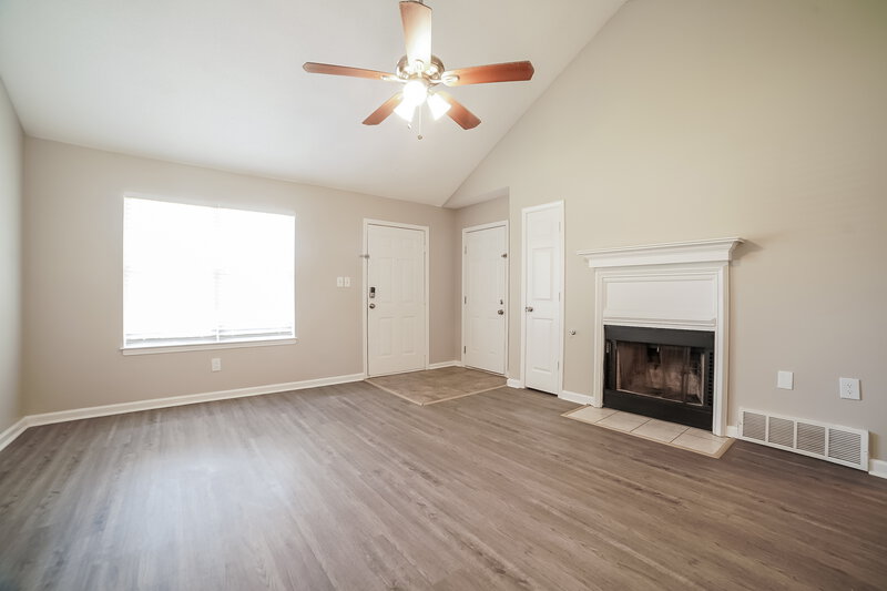 1,675/Mo, 2920 Connor Reed Dr Horn Lake, MS 38637 Living Room View 3