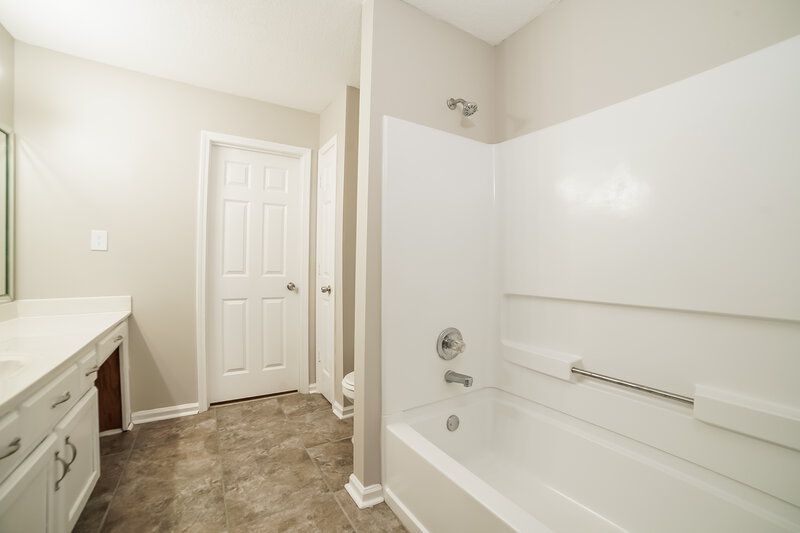 1,675/Mo, 2920 Connor Reed Dr Horn Lake, MS 38637 Main Bathroom View