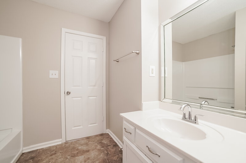 1,675/Mo, 2920 Connor Reed Dr Horn Lake, MS 38637 Bathroom View