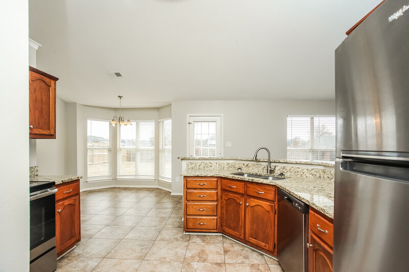 1,645/Mo, 4393 Citation Dr Southaven, MS 38671 Kitchen View 2