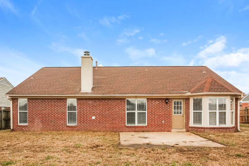 1,645/Mo, 4393 Citation Dr Southaven, MS 38671 Rear View