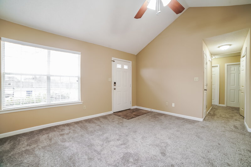 1,640/Mo, 6461 Shadow Cross Ln Horn Lake, MS 38637 Living Room View 3