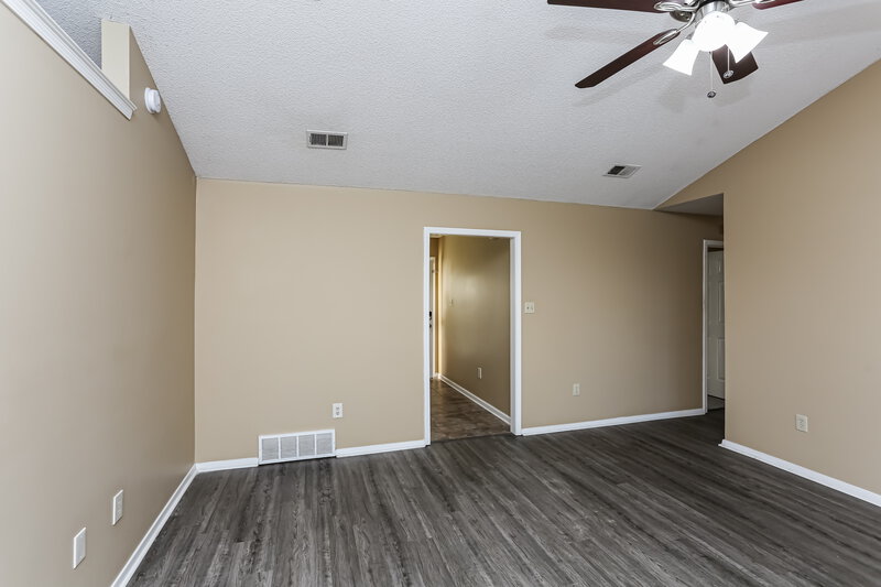 1,615/Mo, 7214 Brenwood Dr Horn Lake, MS 38637 Living Room View 2
