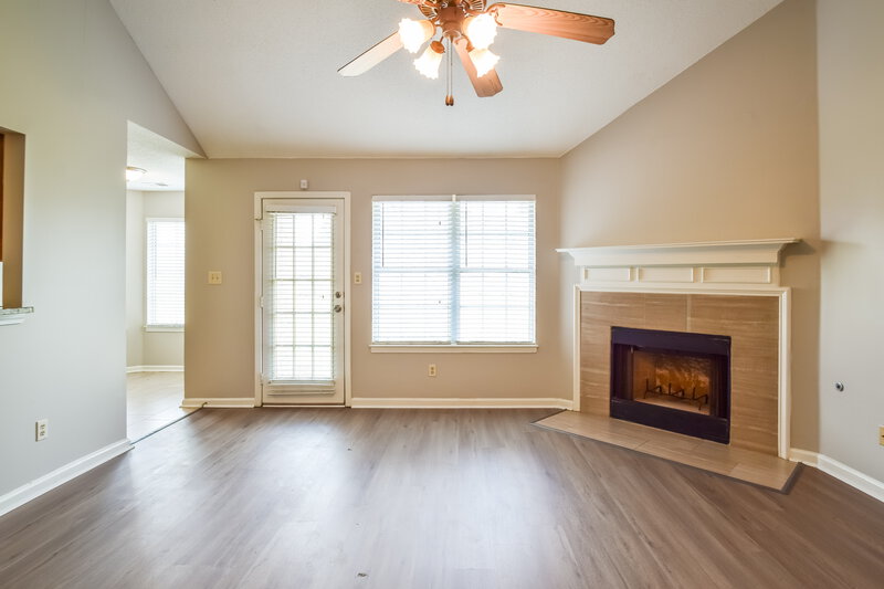 1,655/Mo, 7341 Lee Ann Dr Horn Lake, MS 38637 Living Room View