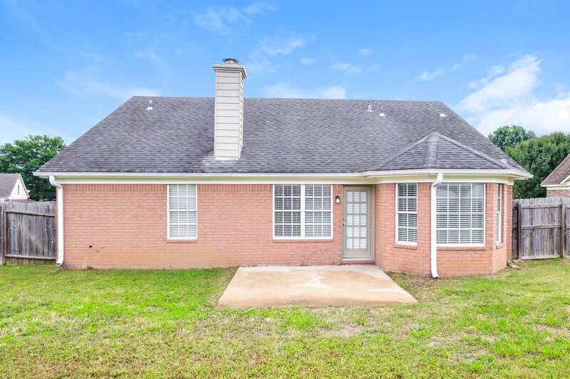 1,655/Mo, 7341 Lee Ann Dr Horn Lake, MS 38637 Rear View