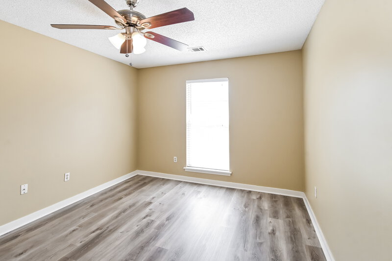 1,705/Mo, 2634 Pintail Dr Horn Lake, MS 38637 Main Bedroom View 2