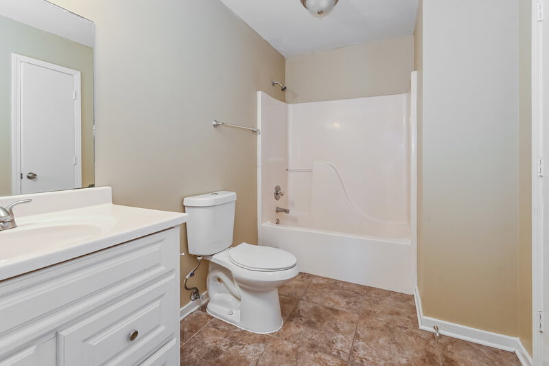 1,705/Mo, 2634 Pintail Dr Horn Lake, MS 38637 Bathroom View