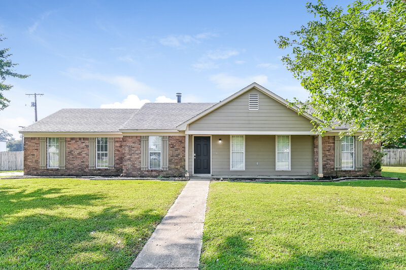 1,360/Mo, 3399 Bayberry Dr Horn Lake, MS 38637 External View