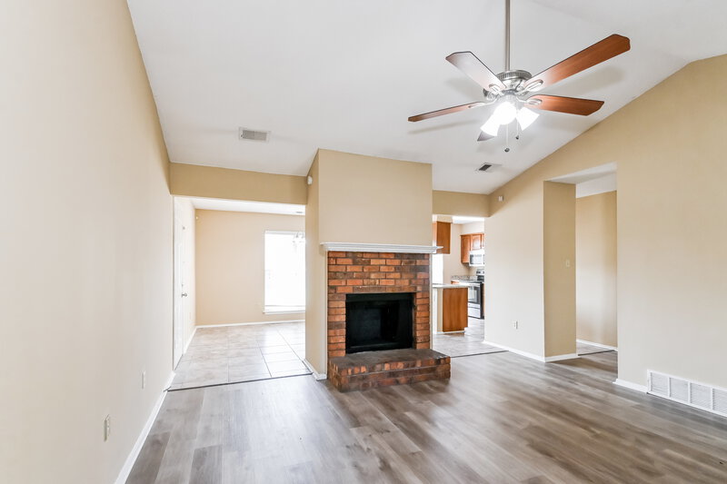 1,360/Mo, 3399 Bayberry Dr Horn Lake, MS 38637 Living Room View