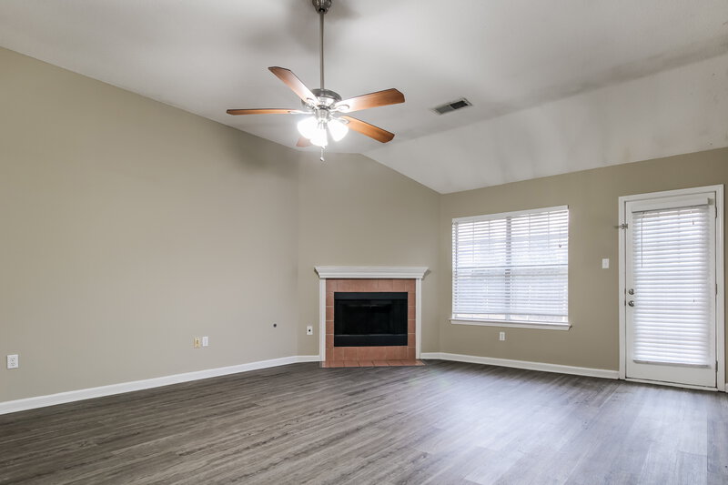 1,785/Mo, 10054 Fox Hunt Dr Olive Branch, MS 38654 Living Room View 2