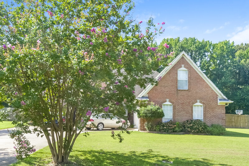 1,730/Mo, 2445 Wood Hill Dr Horn Lake, MS 38637 External View